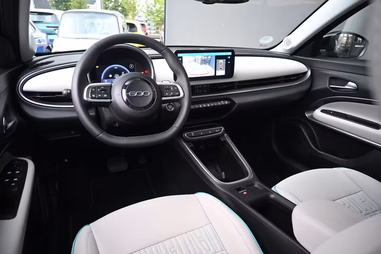 Fiat 600 1.2 Hybrid La Prima 110pk | Vol-Leder | Massage | Elektr. Stoelen | Adaptive Cruise | Elek