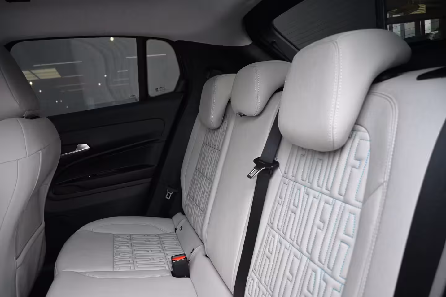 Fiat 600 1.2 Hybrid La Prima 110pk | Vol-Leder | Massage | Elektr. Stoelen | Adaptive Cruise | Elek