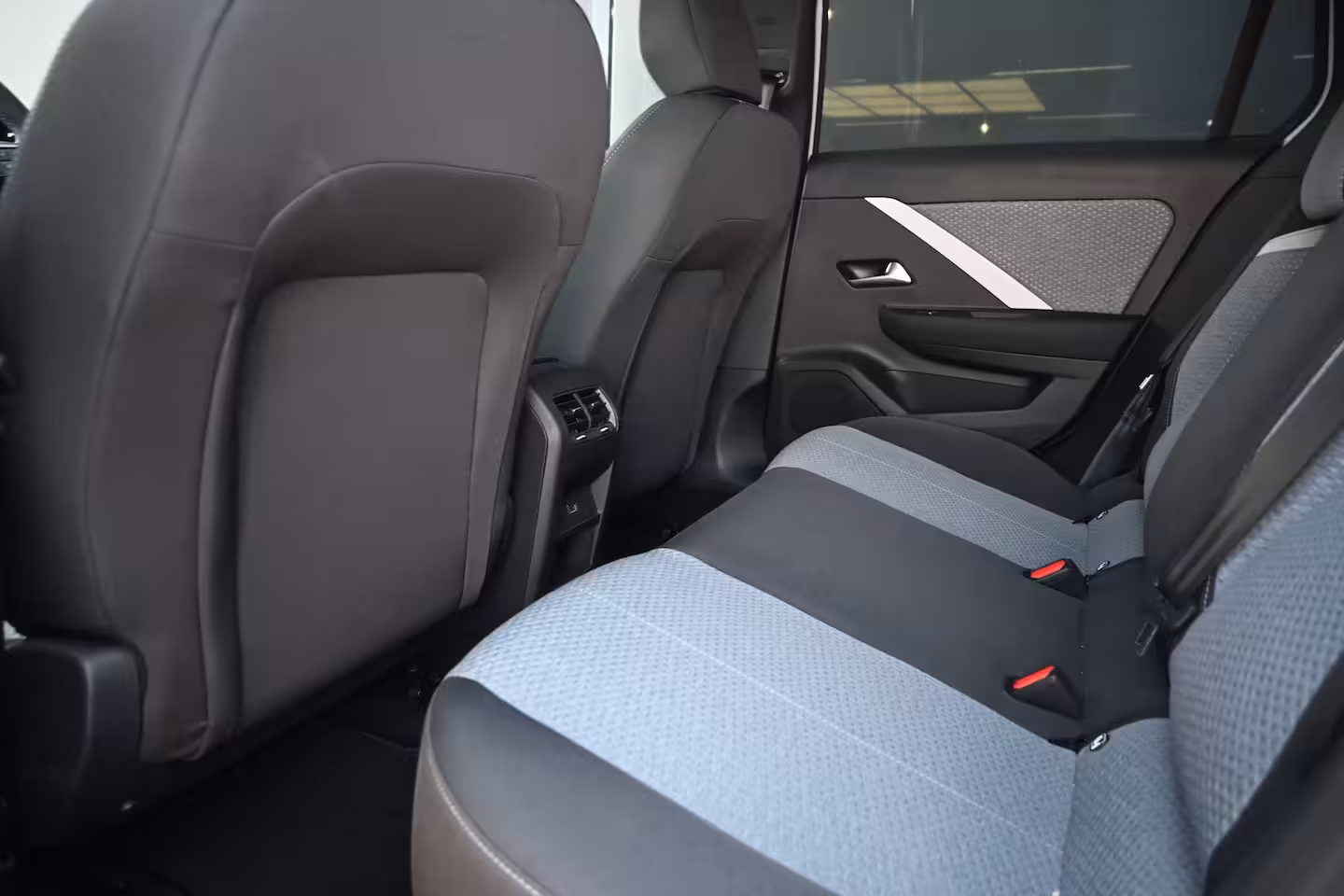 Opel Astra Electric 58 kWh Business Edition Tot 8 Jaar Garantie | Adaptive Cruise | Elektr. Comfortstoelen | S