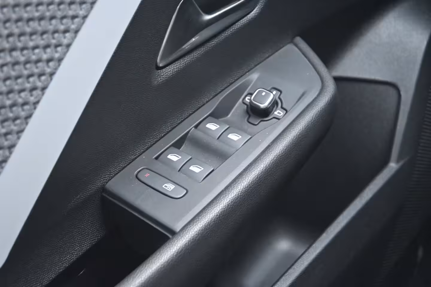 Opel Astra Electric 58 kWh Business Edition Tot 8 Jaar Garantie | Adaptive Cruise | Elektr. Comfortstoelen | S