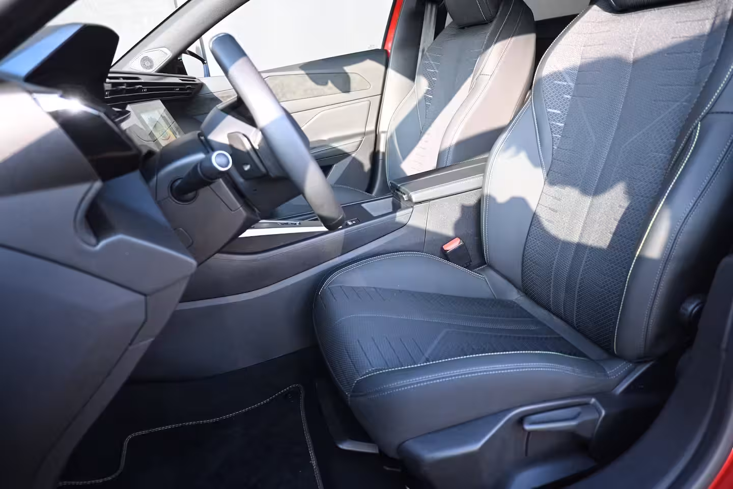 Peugeot 308 SW 1.2 Hybrid 145 e-DCS6 GT Tot 8 Jaar Garantie | 360 Camera | Adaptive Cruise | Dodehoek-Det