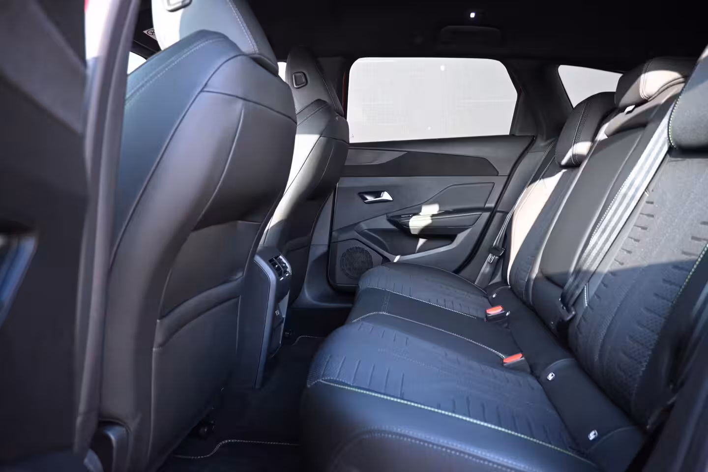 Peugeot 308 SW 1.2 Hybrid 145 e-DCS6 GT Tot 8 Jaar Garantie | 360 Camera | Adaptive Cruise | Dodehoek-Det