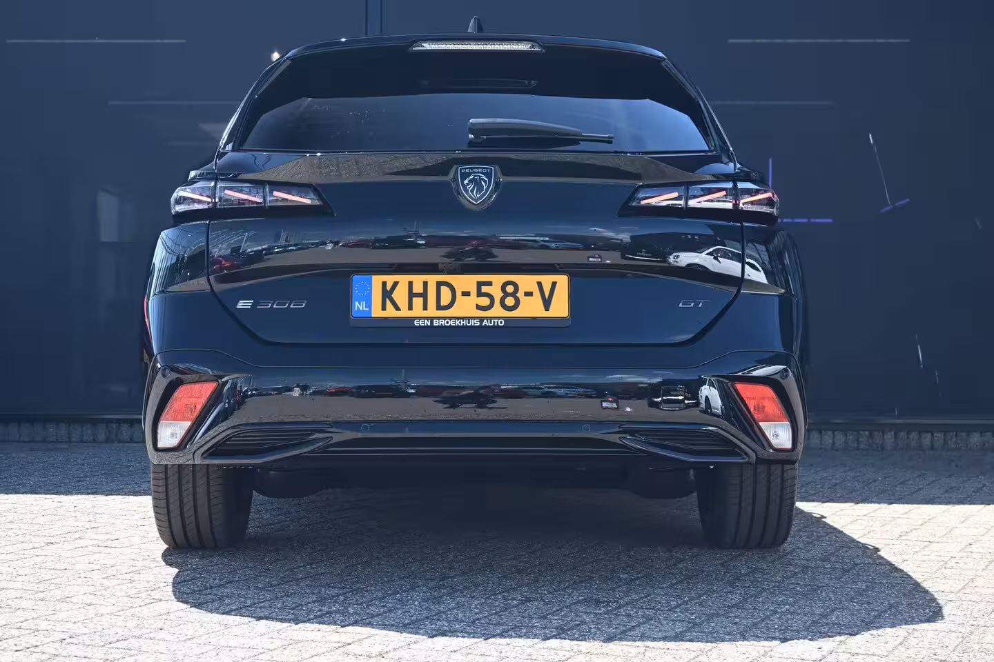 Peugeot e-308 SW GT 58 kWh | Navigatie | Massagestoelen | Stoel/Stuurverwarming | Dodehoekdetectie | 360 Ca