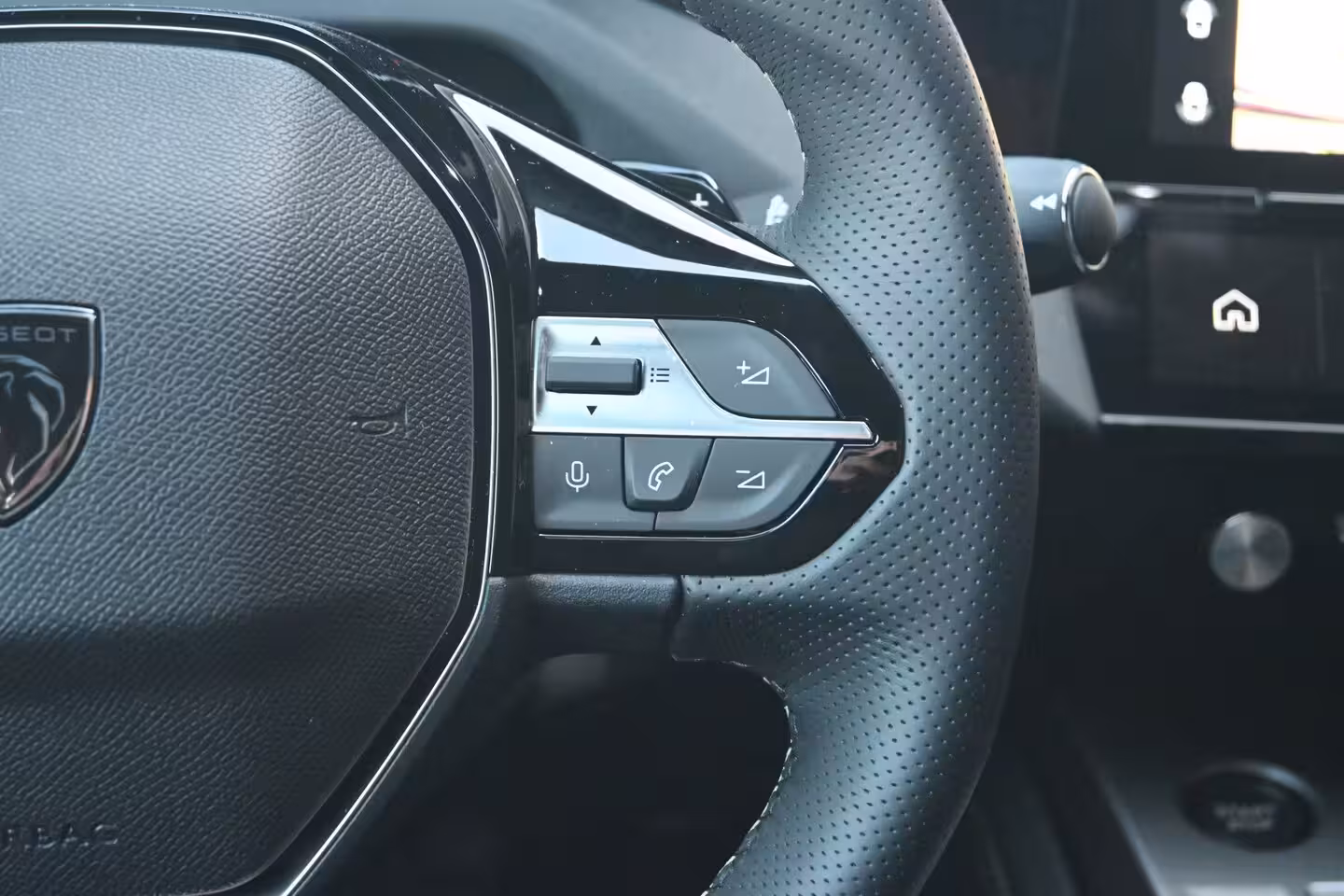 Peugeot e-308 SW GT 58 kWh | Navigatie | Massagestoelen | Stoel/Stuurverwarming | Dodehoekdetectie | 360 Ca