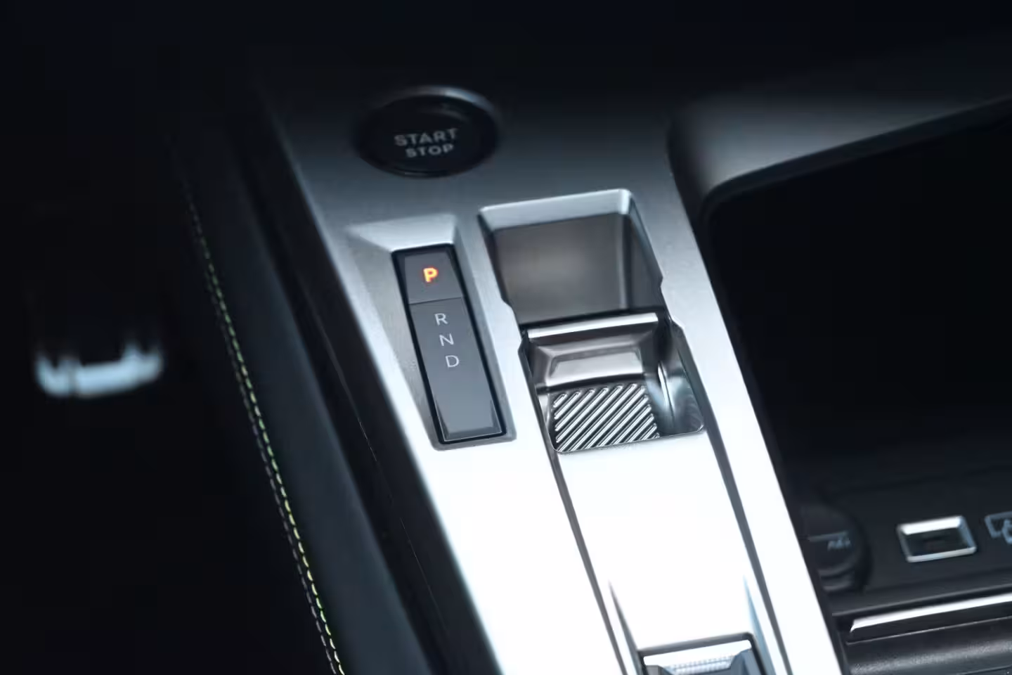 Peugeot e-308 SW GT 58 kWh | Navigatie | Massagestoelen | Stoel/Stuurverwarming | Dodehoekdetectie | 360 Ca