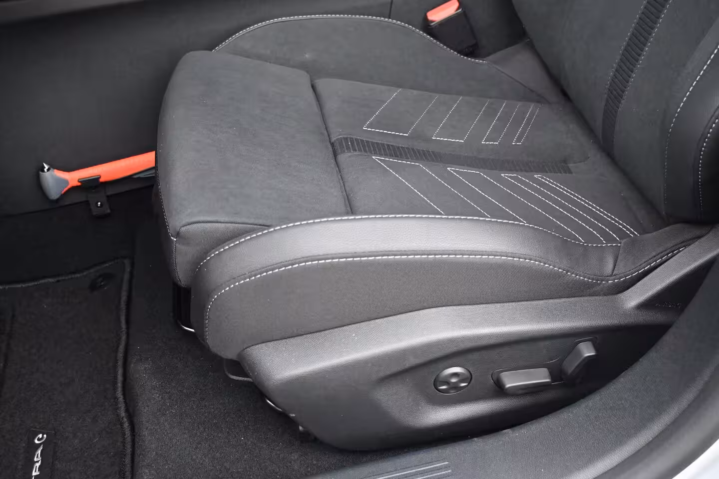 Opel Astra Electric 58 kWh Ultimate DEMO-DEAL | Schuif-/Kanteldak | Alcantara | LED-Matrix | Elektr. Stoelen |