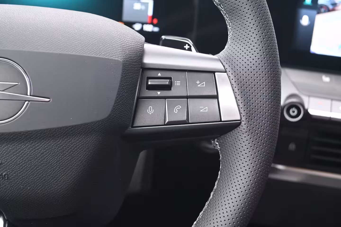 Opel Astra Electric 58 kWh Ultimate DEMO-DEAL | Schuif-/Kanteldak | Alcantara | LED-Matrix | Elektr. Stoelen |