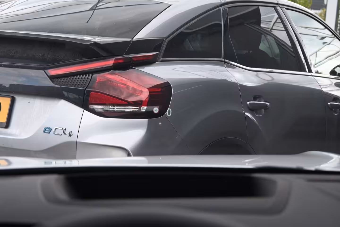 Opel Astra Electric 58 kWh Ultimate DEMO-DEAL | Schuif-/Kanteldak | Alcantara | LED-Matrix | Elektr. Stoelen |