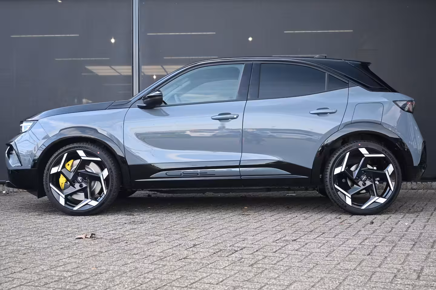 Opel Mokka-e GSE 54 kWh 280pk DEMO-DEAL | SABELT-Seats | Torsen Sper differentieel | Adaptive Cruise |