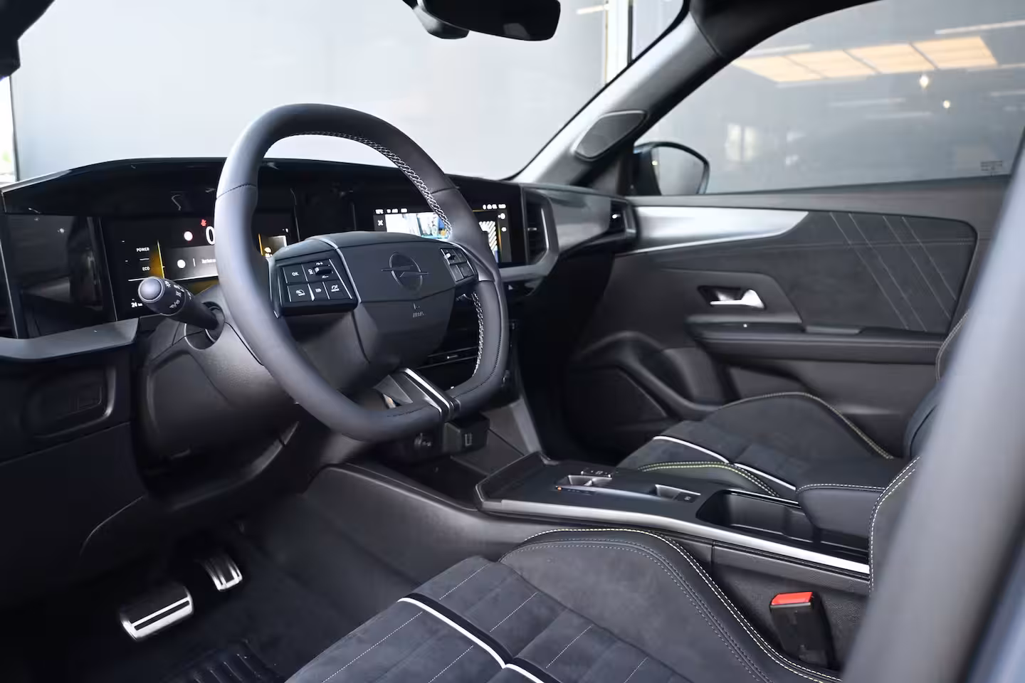 Opel Mokka-e GSE 54 kWh 280pk DEMO-DEAL | SABELT-Seats | Torsen Sper differentieel | Adaptive Cruise |