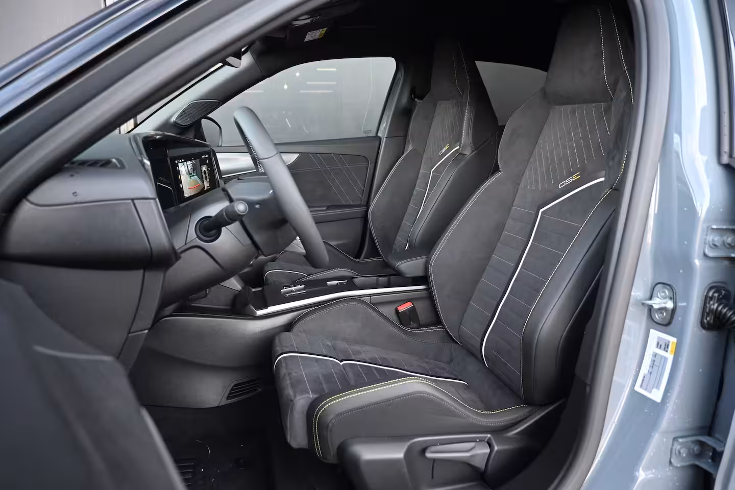 Opel Mokka-e GSE 54 kWh 280pk DEMO-DEAL | SABELT-Seats | Torsen Sper differentieel | Adaptive Cruise |