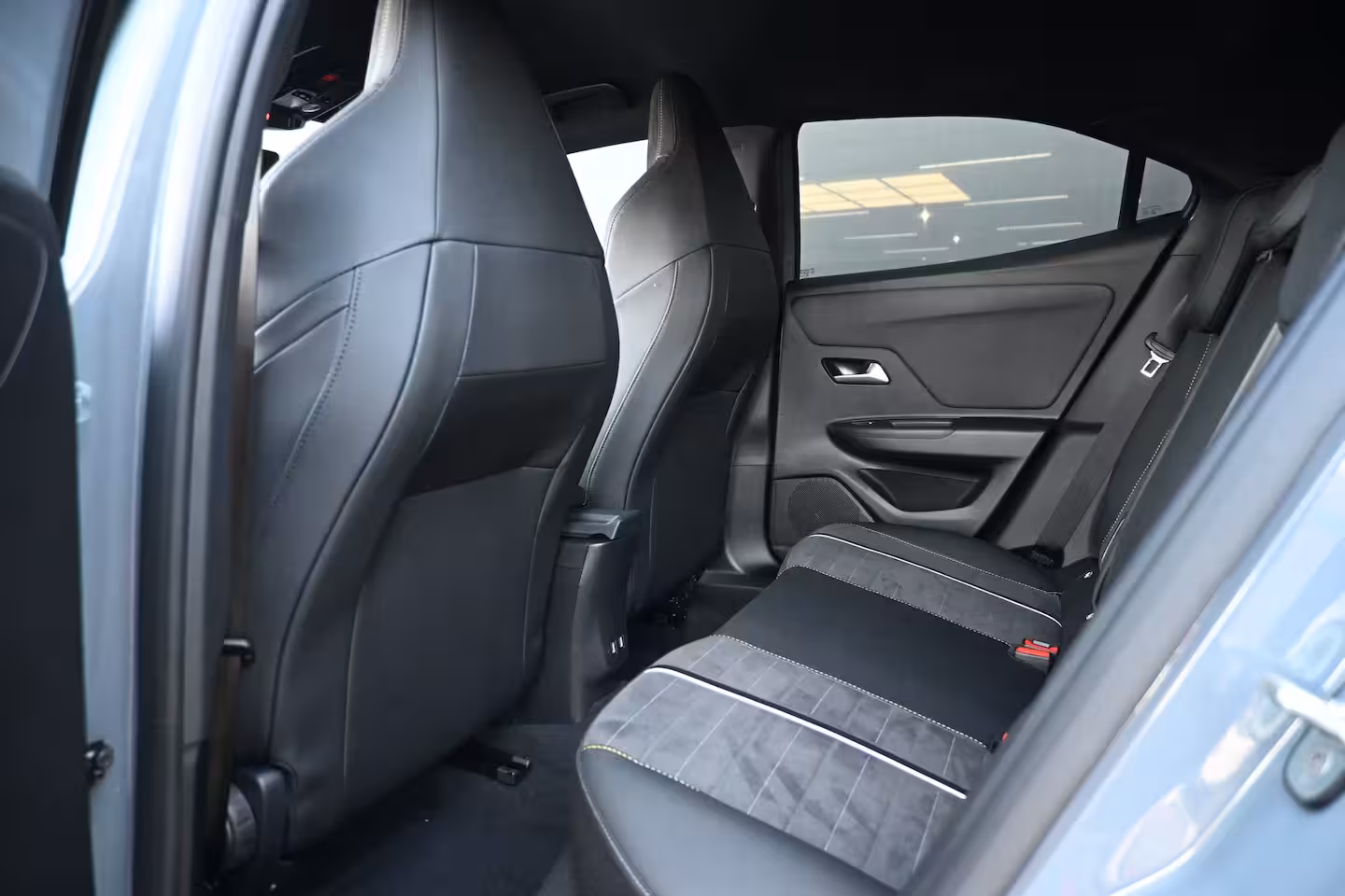 Opel Mokka-e GSE 54 kWh 280pk DEMO-DEAL | SABELT-Seats | Torsen Sper differentieel | Adaptive Cruise |