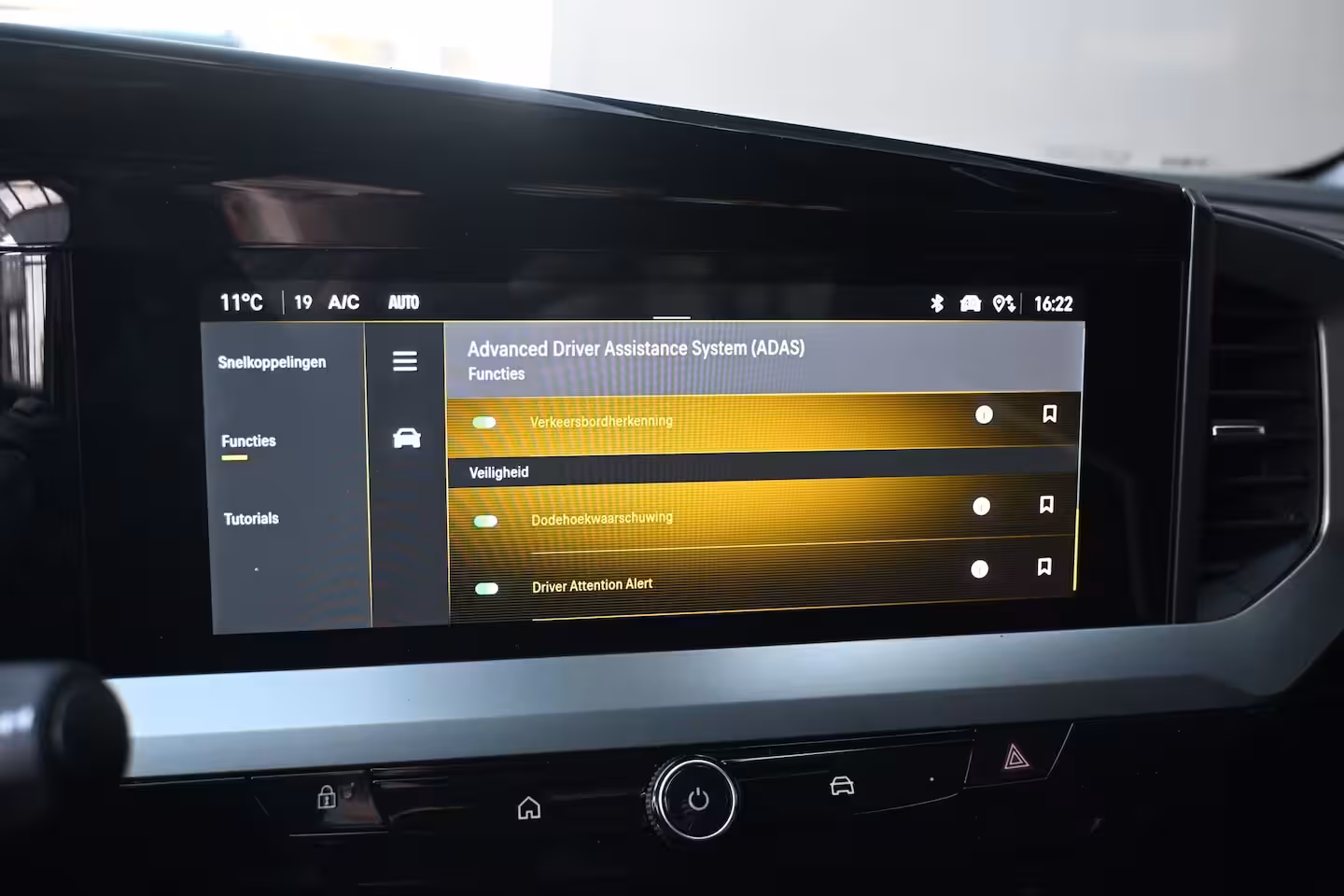 Opel Mokka-e GSE 54 kWh 280pk DEMO-DEAL | SABELT-Seats | Torsen Sper differentieel | Adaptive Cruise |