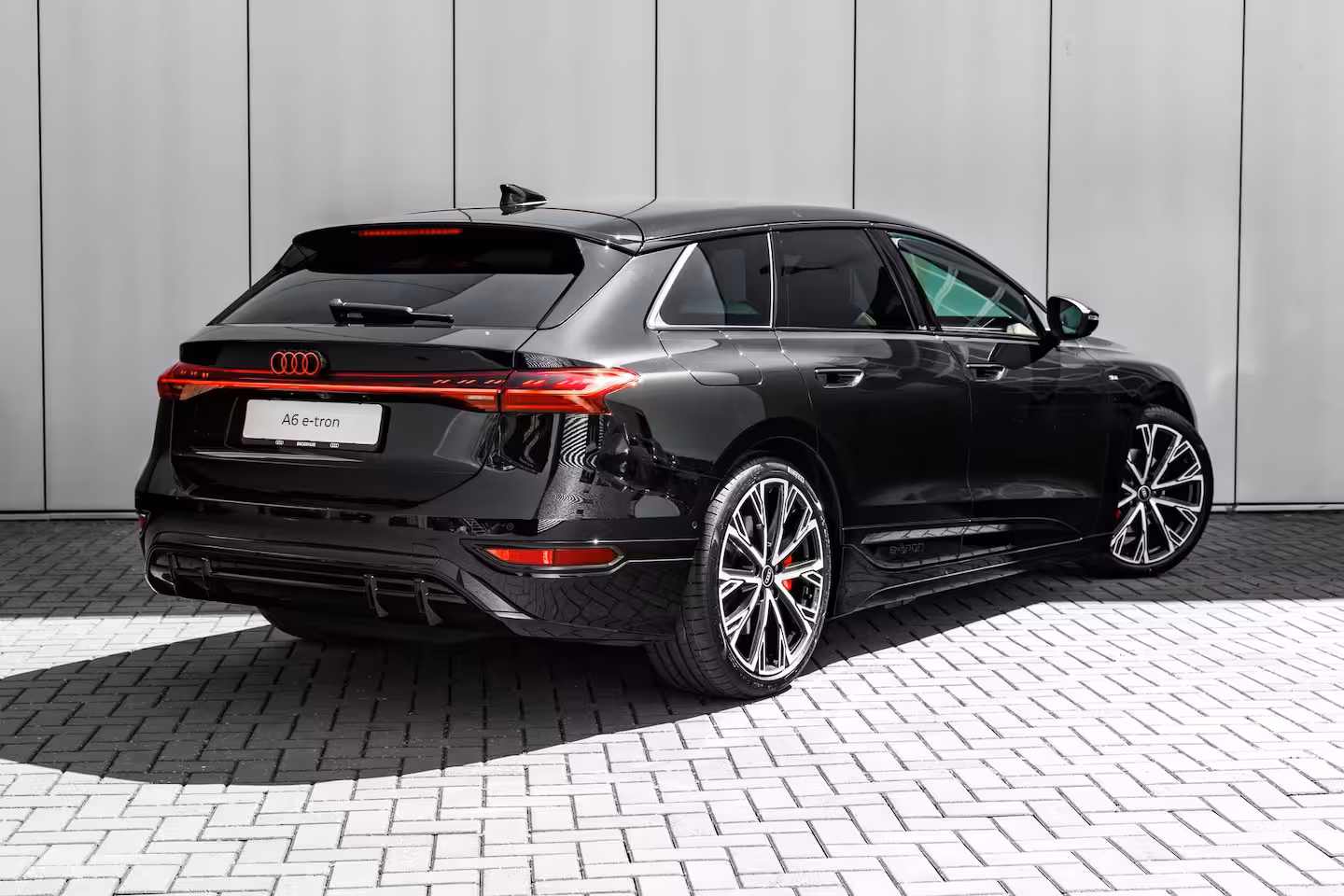 Audi A6 Avant e-tron S edition | Luchtvering | Bang&Olufsen | Trekhaak | 21 inch velgen | Leder/dinamic bekledi