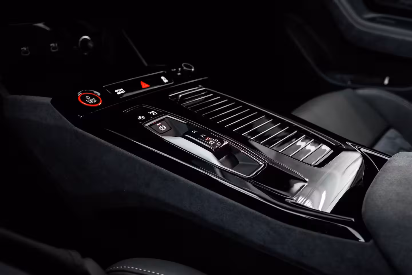 Audi A6 Avant e-tron S edition | Luchtvering | Bang&Olufsen | Trekhaak | 21 inch velgen | Leder/dinamic bekledi