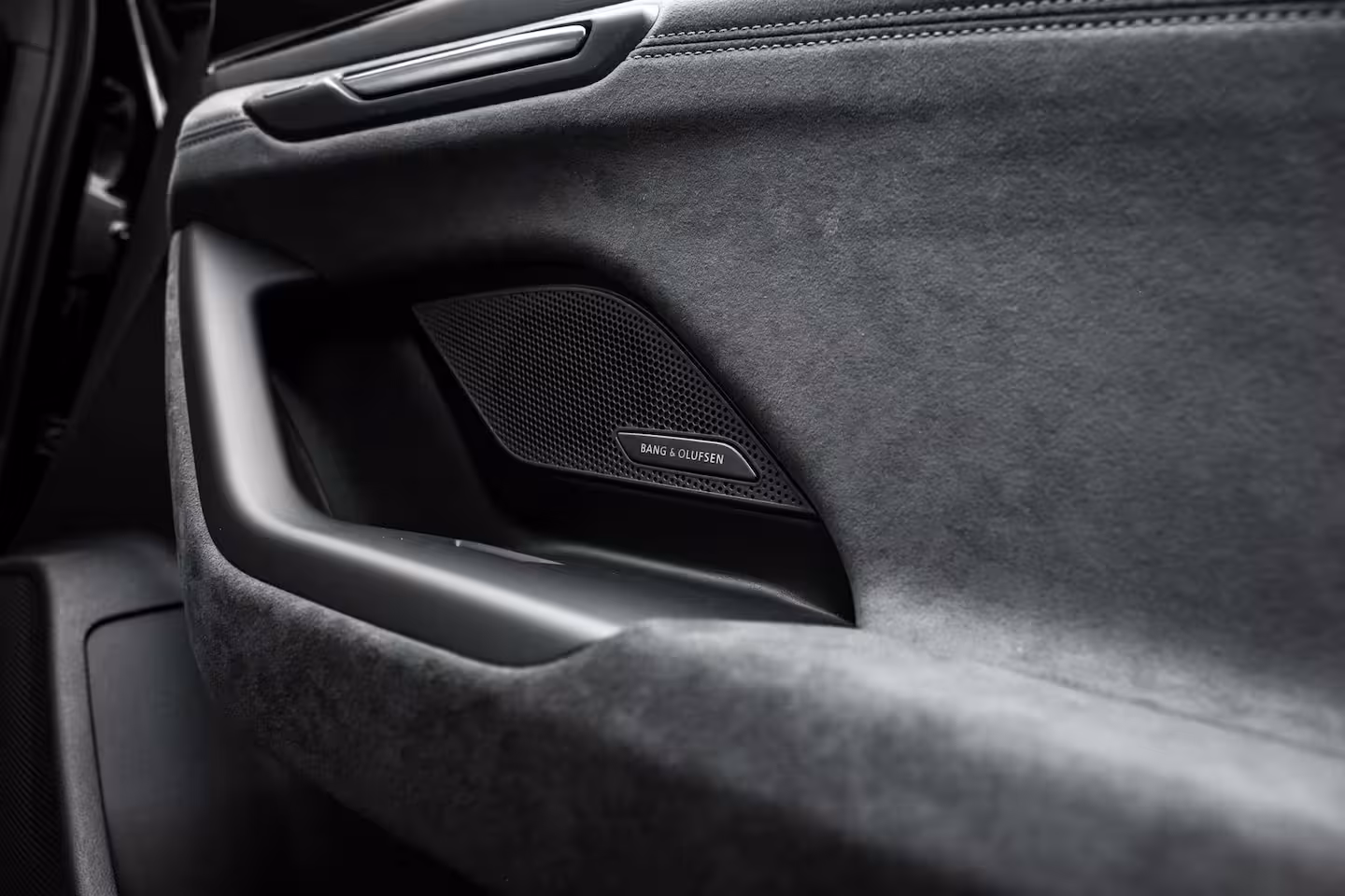 Audi A6 Avant e-tron S edition | Luchtvering | Bang&Olufsen | Trekhaak | 21 inch velgen | Leder/dinamic bekledi
