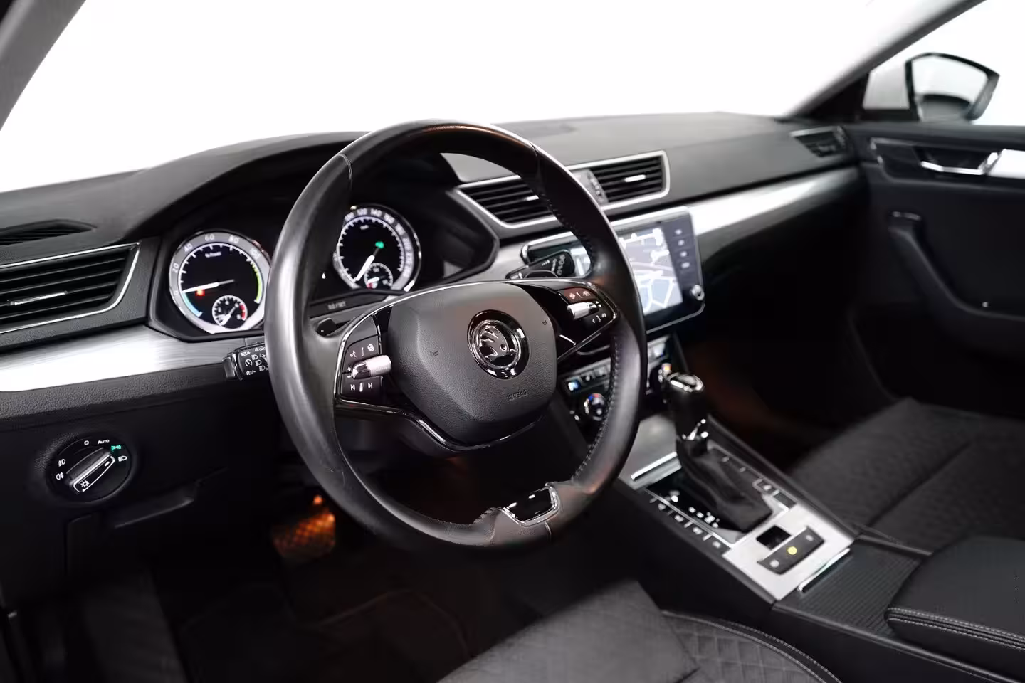 Skoda Superb Combi 1.4 TSI iV 218PK PHEV DSG-6 Business Edition Plus | PANORAMADAK | STUUR+STOELVERW. | CAMER