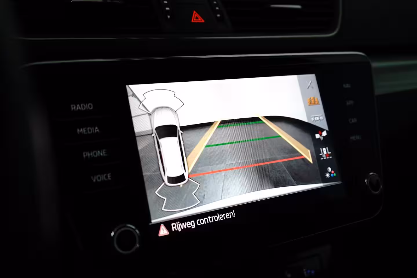 Skoda Superb Combi 1.4 TSI iV 218PK PHEV DSG-6 Business Edition Plus | PANORAMADAK | STUUR+STOELVERW. | CAMER