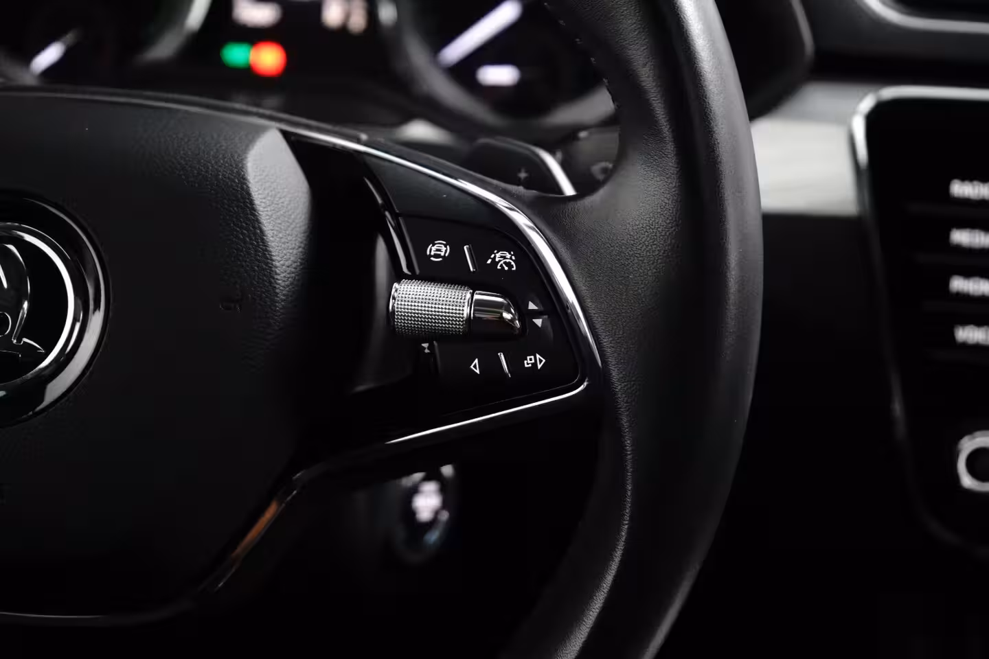 Skoda Superb Combi 1.4 TSI iV 218PK PHEV DSG-6 Business Edition Plus | PANORAMADAK | STUUR+STOELVERW. | CAMER