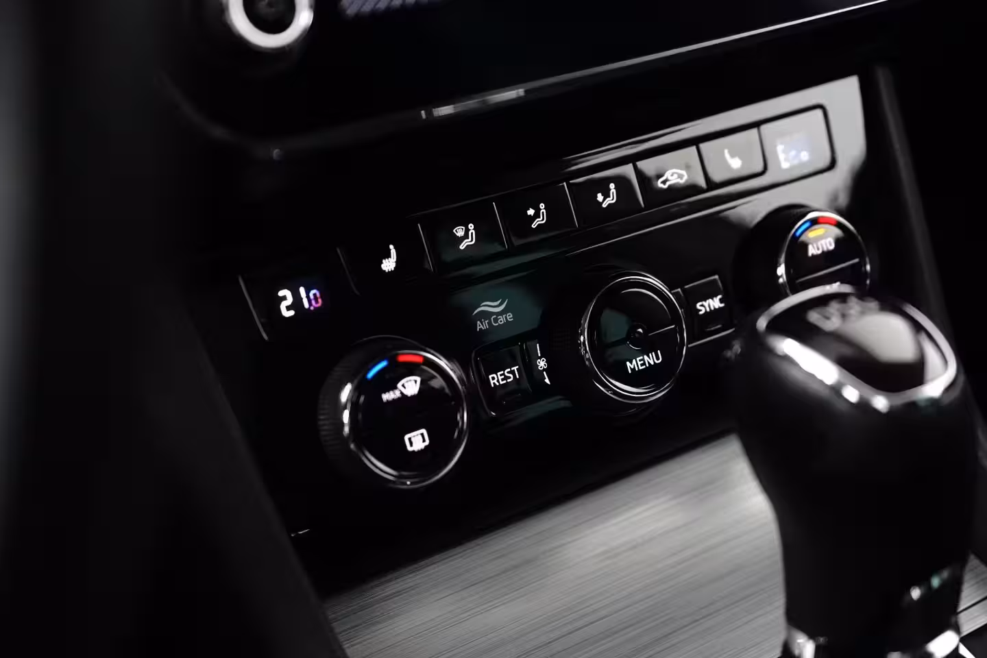 Skoda Superb Combi 1.4 TSI iV 218PK PHEV DSG-6 Business Edition Plus | PANORAMADAK | STUUR+STOELVERW. | CAMER