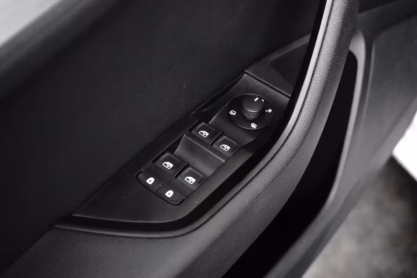 Skoda Superb Combi 1.4 TSI iV 218PK PHEV DSG-6 Business Edition Plus | PANORAMADAK | STUUR+STOELVERW. | CAMER