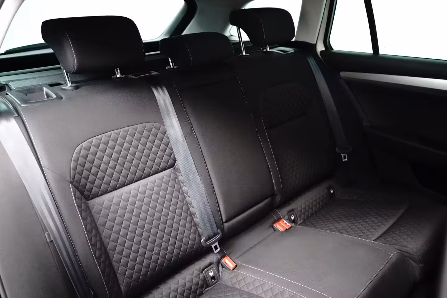 Skoda Superb Combi 1.4 TSI iV 218PK PHEV DSG-6 Business Edition Plus | PANORAMADAK | STUUR+STOELVERW. | CAMER