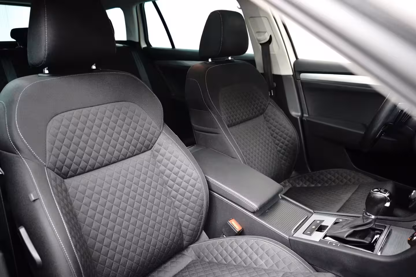 Skoda Superb Combi 1.4 TSI iV 218PK PHEV DSG-6 Business Edition Plus | PANORAMADAK | STUUR+STOELVERW. | CAMER