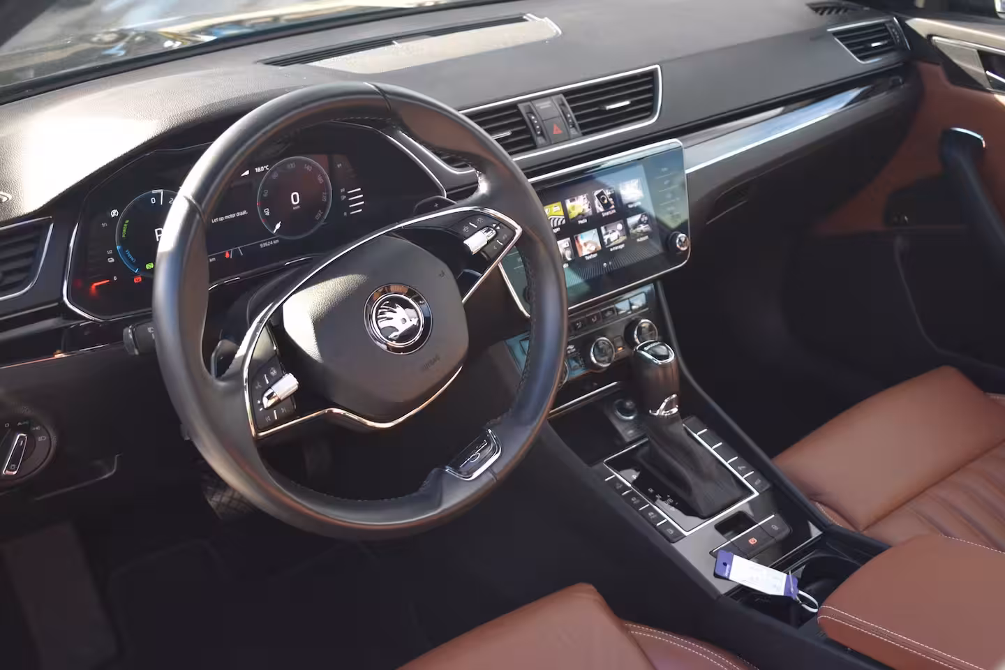 Skoda Superb Combi 1.4 204pk L&K iV PHEV | ACC | Volledig lederen stoelen | Elektrisch verstelbare stoelen in