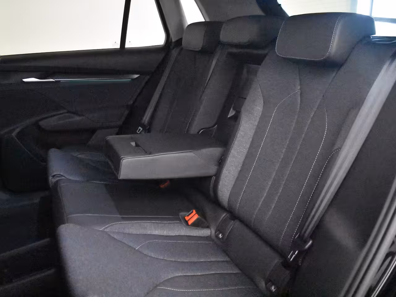 Skoda Elroq Business Edition | Cruise control met speedlimiter | Driving mode select | LED interieurve