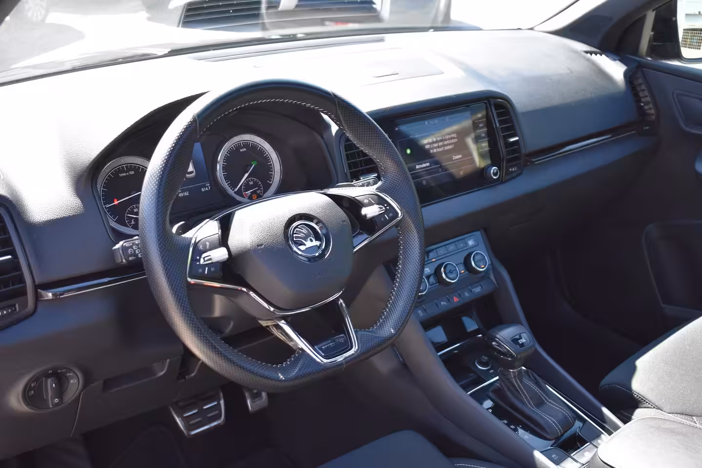 Skoda Karoq 1.5TSi ACT 150PK DSG Sportline Business | Cruise Control | PDC V+A | Stoel- en stuurwielve