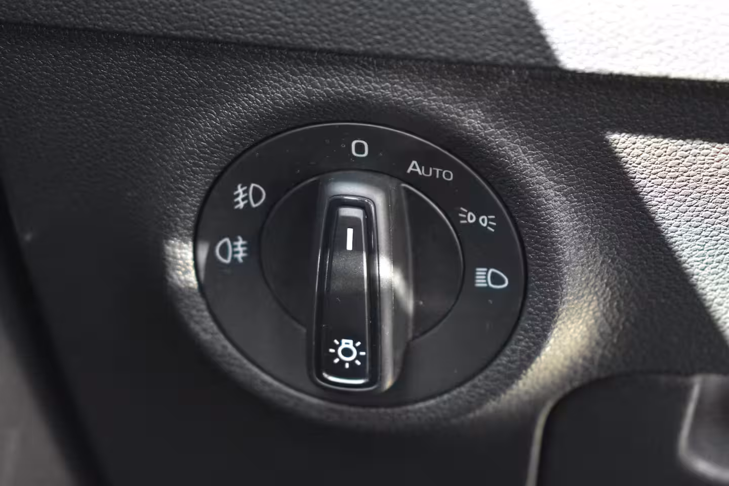 Skoda Karoq 1.5TSi ACT 150PK DSG Sportline Business | Cruise Control | PDC V+A | Stoel- en stuurwielve