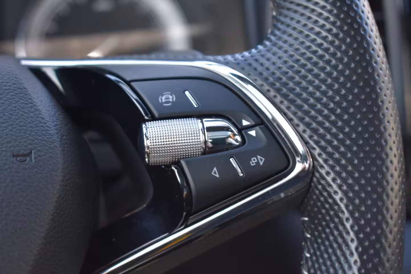 Skoda Karoq 1.5TSi ACT 150PK DSG Sportline Business | Cruise Control | PDC V+A | Stoel- en stuurwielve