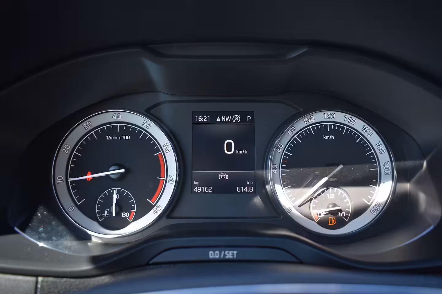 Skoda Karoq 1.5TSi ACT 150PK DSG Sportline Business | Cruise Control | PDC V+A | Stoel- en stuurwielve