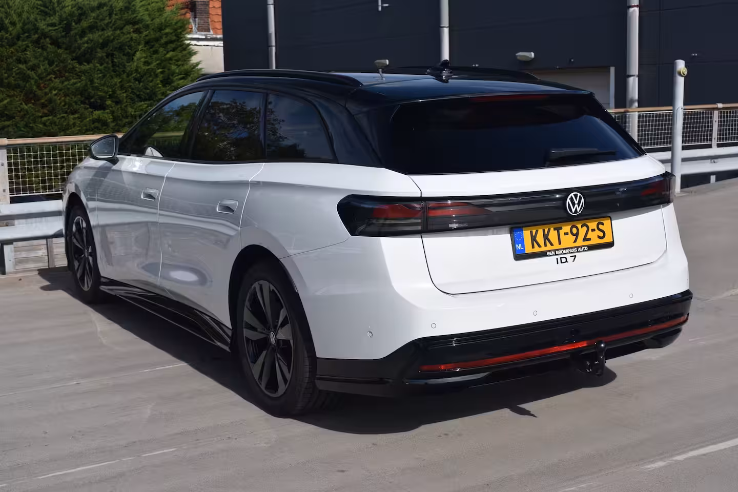 Volkswagen ID.7 Tourer Limited Edition | 77KWH | 286 PK | TREKHAAK | CAMERA | STOEL + STUUR VERW. | APP.CONNECT |