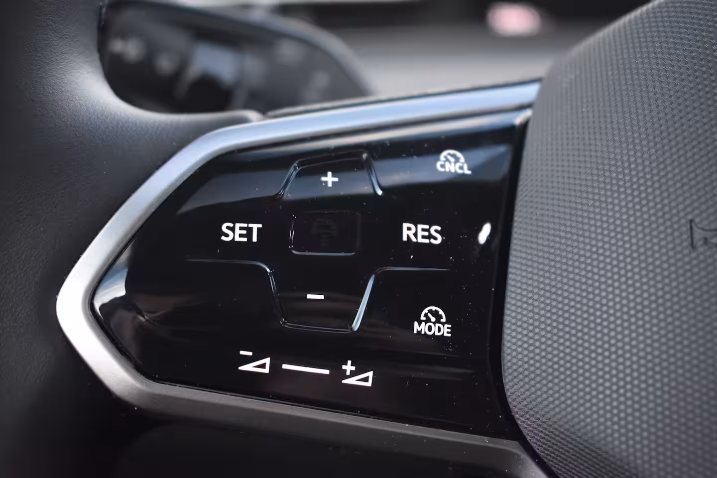 Volkswagen ID.7 Tourer Limited Edition | 77KWH | 286 PK | TREKHAAK | CAMERA | STOEL + STUUR VERW. | APP.CONNECT |