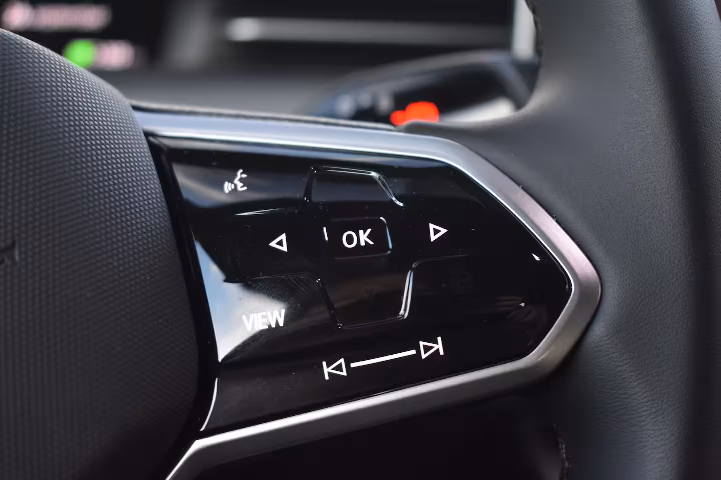 Volkswagen ID.7 Tourer Limited Edition | 77KWH | 286 PK | TREKHAAK | CAMERA | STOEL + STUUR VERW. | APP.CONNECT |