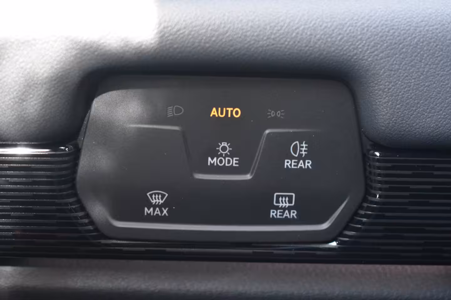 Volkswagen ID.7 Tourer Limited Edition | 77KWH | 286 PK | TREKHAAK | CAMERA | STOEL + STUUR VERW. | APP.CONNECT |