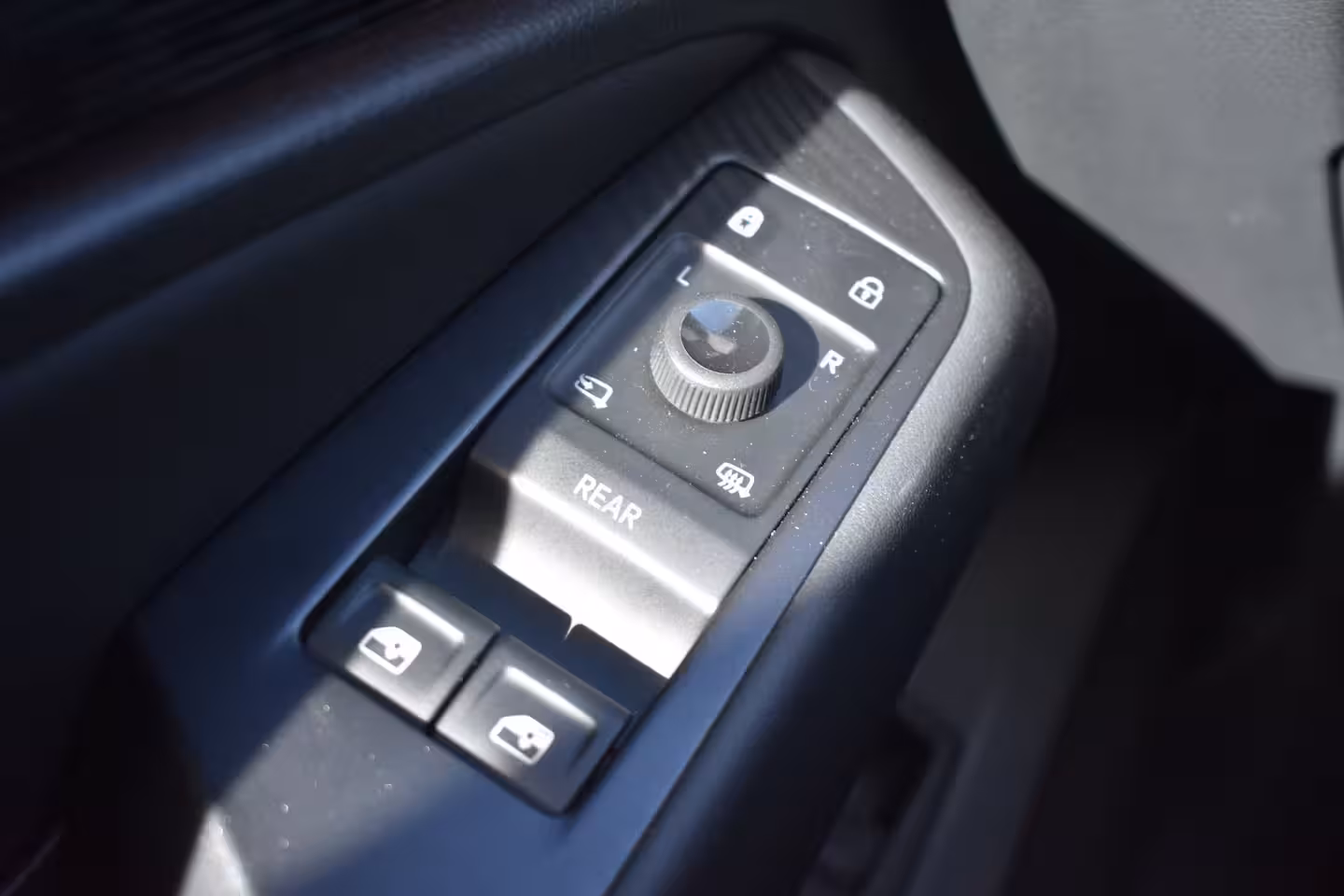Volkswagen ID.7 Tourer Limited Edition | 77KWH | 286 PK | TREKHAAK | CAMERA | STOEL + STUUR VERW. | APP.CONNECT |