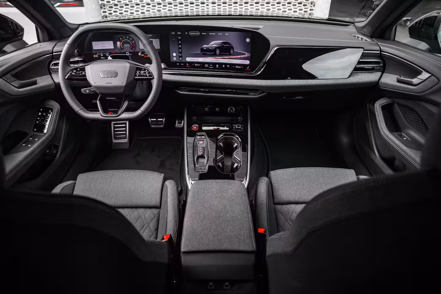 Audi A5 Avant S edition | Trekhaak | Side assist | Remzadels rood | Optiek zwart | Privacy glas |