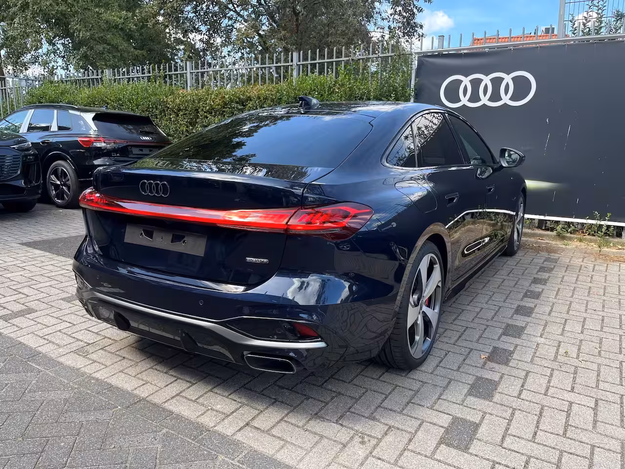 Audi A5 Limousine 2.0 e-hybrid quattro S edition Competition | 367 PK competition | Stoelventilatie | Demper