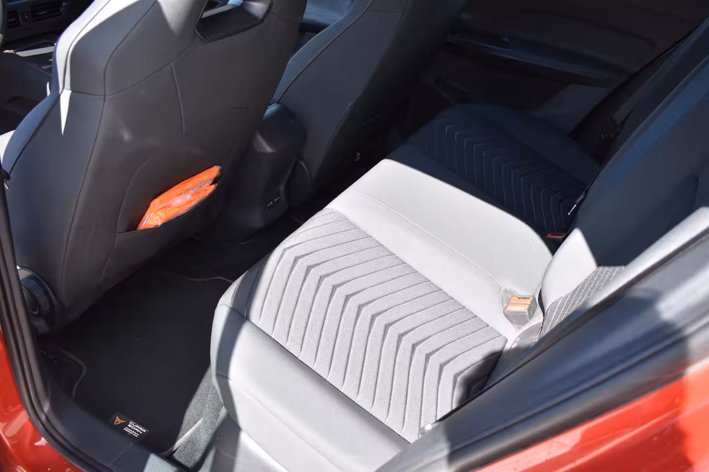 Cupra Born 62kWh Impulse 204PK | Warmtepomp | BeatsAudio | Cargo pakket | Verwarmbaar stuurwiel