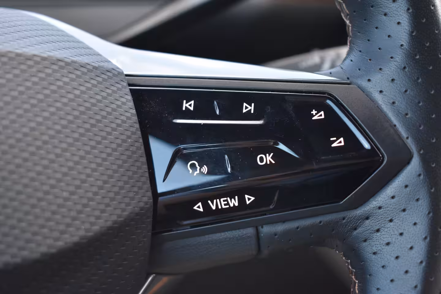 Cupra Born 62kWh Impulse 204PK | Warmtepomp | BeatsAudio | Cargo pakket | Verwarmbaar stuurwiel