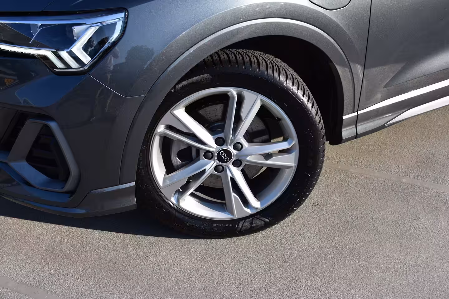 Audi Q3 45 TFSI e S edition | S-Line in- en exterieur | Schuif-kanteldak | Dode hoek detectie | Ba