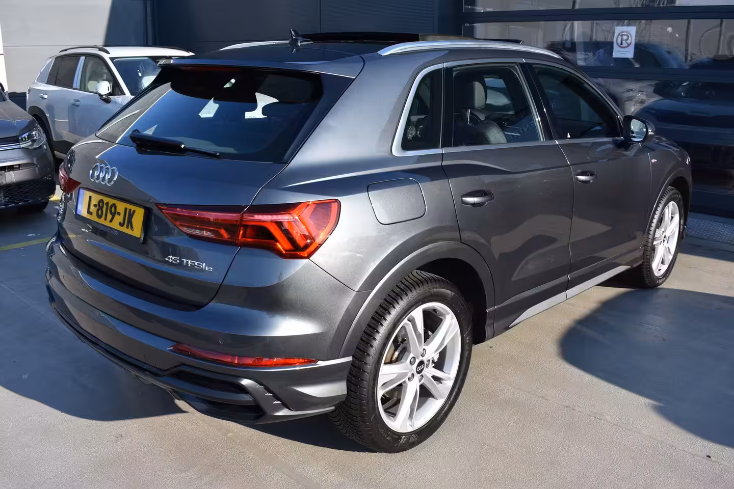 Audi Q3 45 TFSI e S edition | S-Line in- en exterieur | Schuif-kanteldak | Dode hoek detectie | Ba