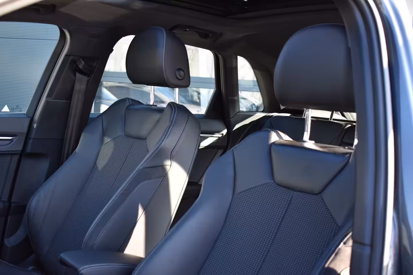 Audi Q3 45 TFSI e S edition | S-Line in- en exterieur | Schuif-kanteldak | Dode hoek detectie | Ba