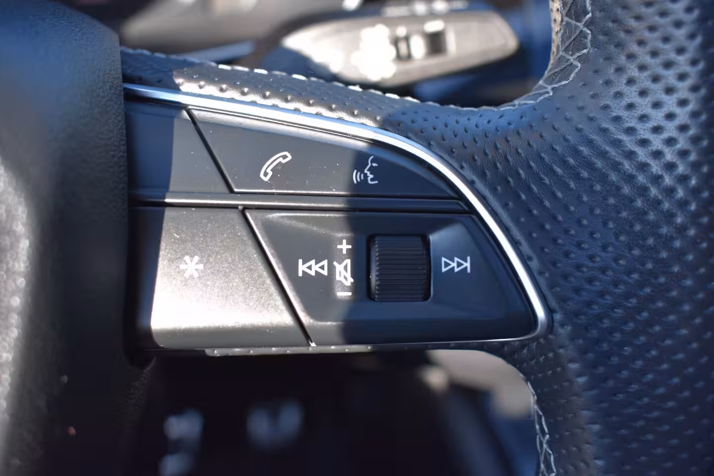 Audi Q3 45 TFSI e S edition | S-Line in- en exterieur | Schuif-kanteldak | Dode hoek detectie | Ba