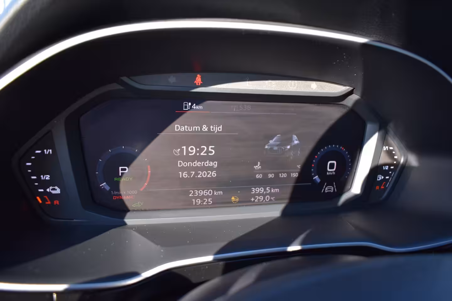 Audi Q3 45 TFSI e S edition | S-Line in- en exterieur | Schuif-kanteldak | Dode hoek detectie | Ba