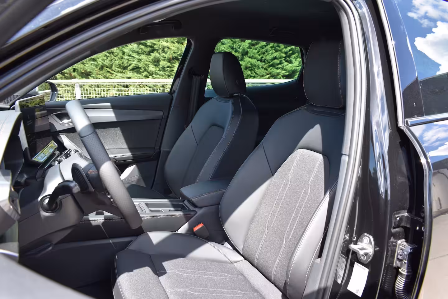 Cupra Formentor 1.5 TSI e-Hybrid 204PK PHEV | Achteruitrijcamera | ACC | Elektrische achterklep | Verwarmd