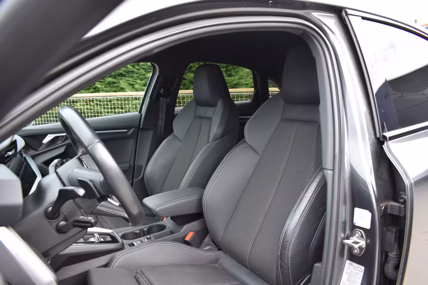 Audi A3 Limousine 30 TFSI 110PK S-tronic S Line edition | STOELVERW. | APP. CONNECT | CRUISE CONTROL | CLIMA