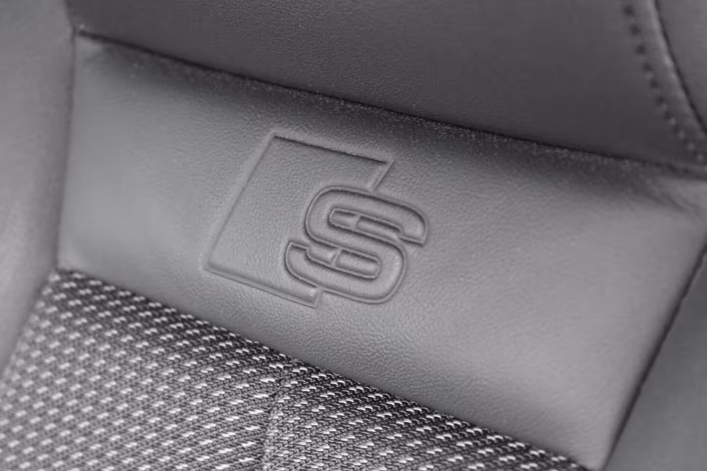 Audi A3 Limousine 30 TFSI 110PK S-tronic S Line edition | STOELVERW. | APP. CONNECT | CRUISE CONTROL | CLIMA